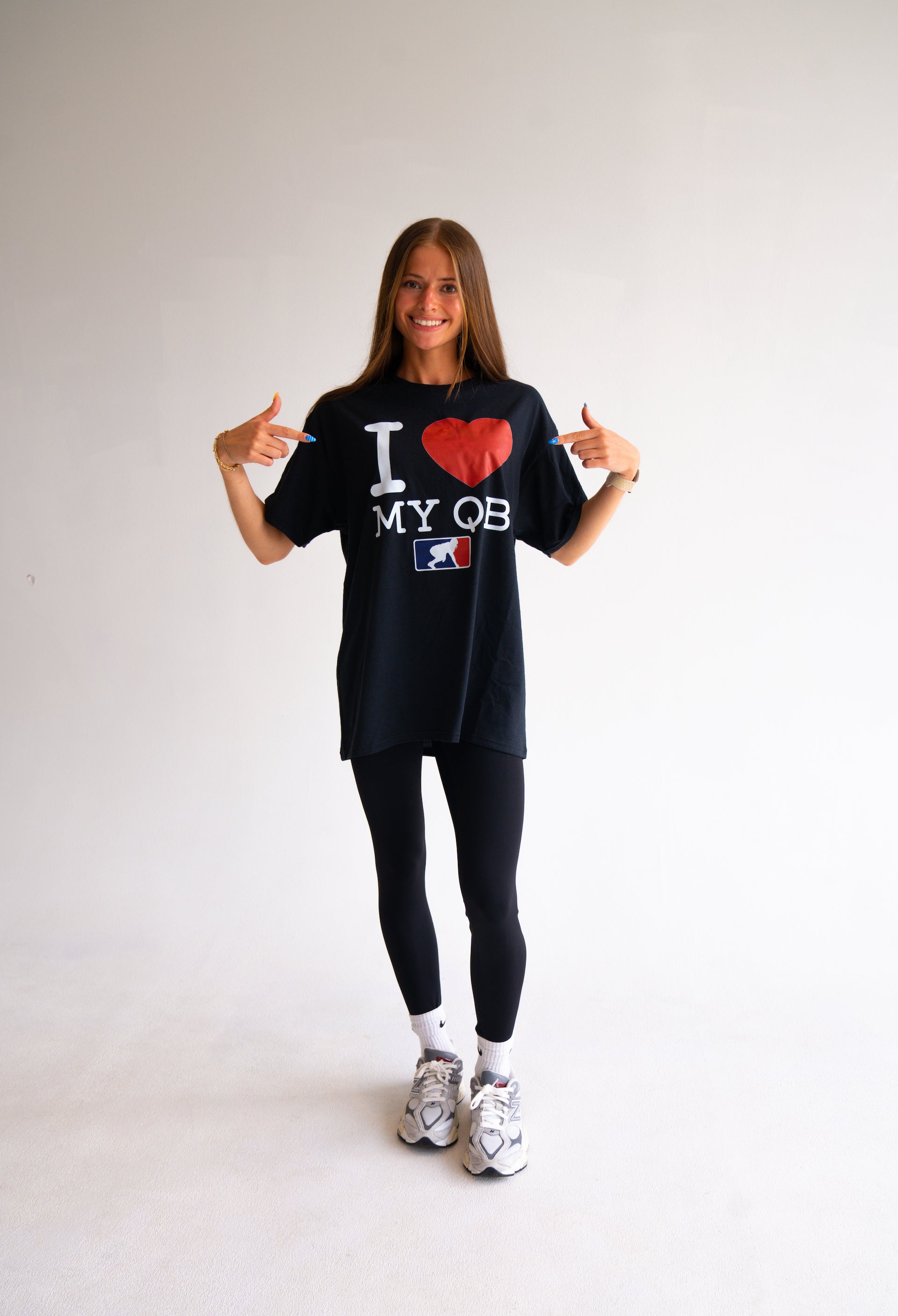 I <3 MY QB - T-Shirt