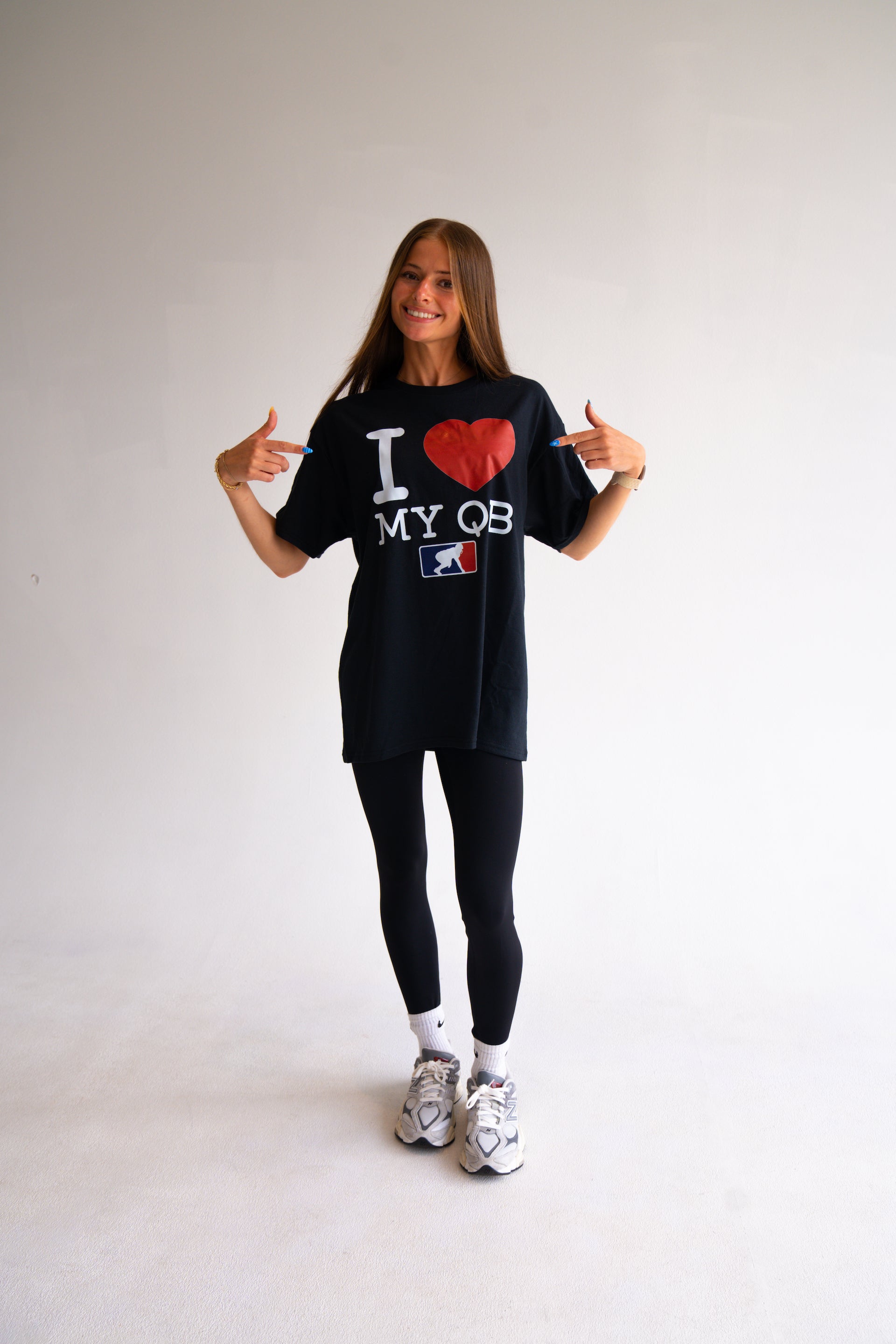 I <3 MY QB - T-Shirt